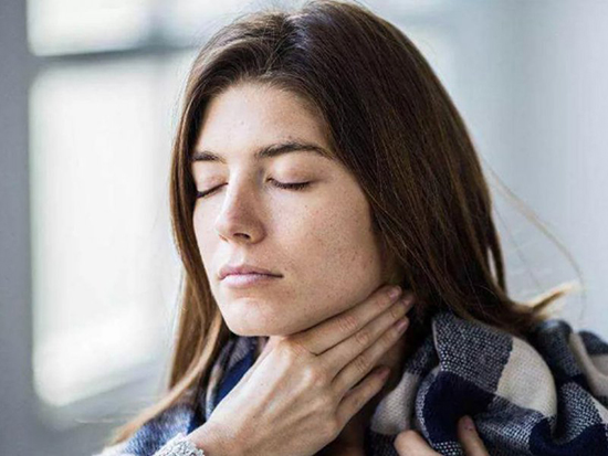 Причины боли в горле после курения IQOS